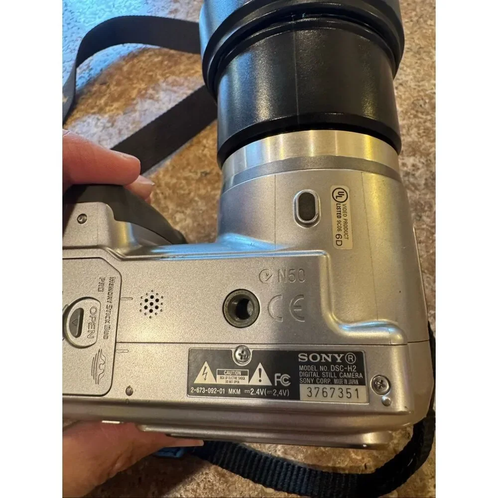Sony Cyber-shot DSC-H2 6.0MP Digital Camera 12x Optical Zoom Carl Zeiss Lens Tes